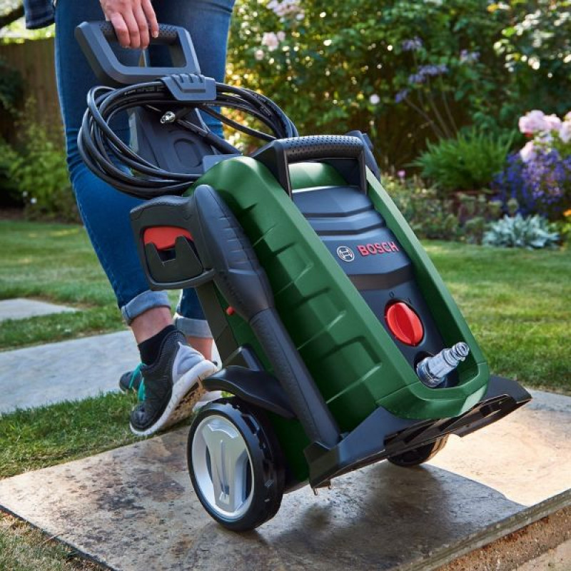 BOSCH Мінімийка високого тиску UniversalAquatak 130, 1700Вт, 130бар, 380л/год, насадка 3в1, 7.8кг (06008A7B00)