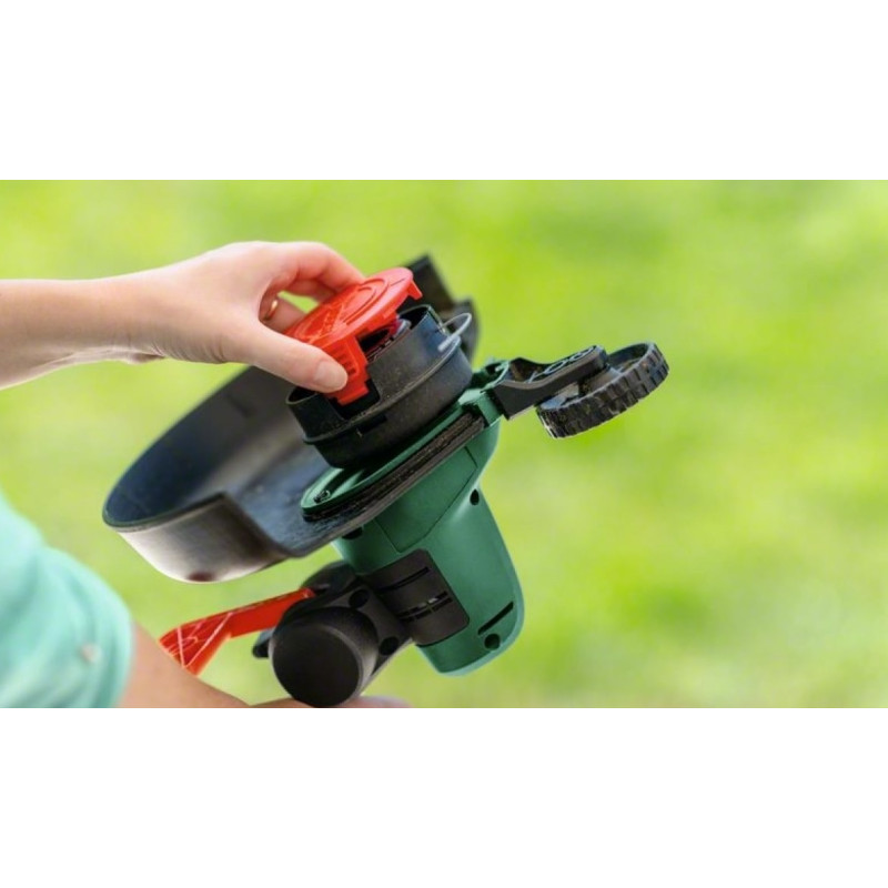 BOSCH Тример садовий акумуляторний UniversalGrassCut 18V-260 1х2.5А·год 26см 2.3кг (06008C1D03)