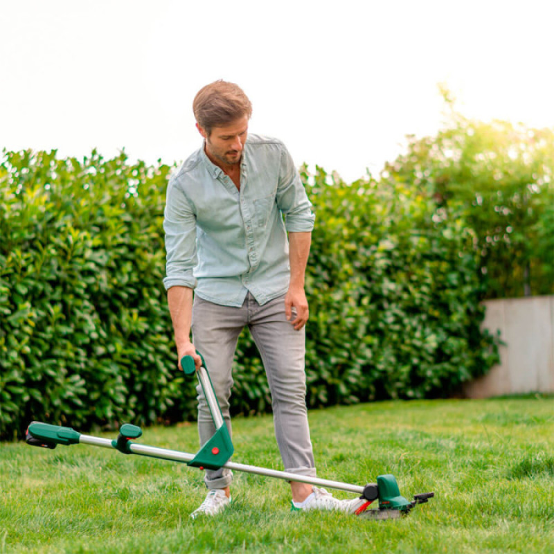 BOSCH Тример садовий акумуляторний UniversalGrassCut 18V-26 26см 2.3кг (без АКБ та ЗП) (06008C1D04)
