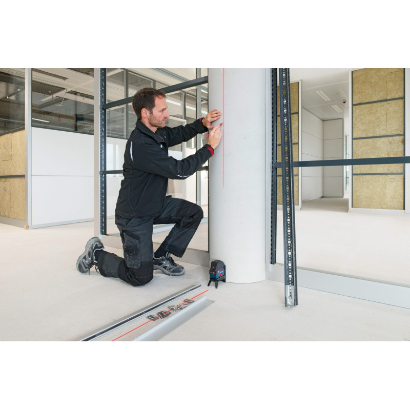 BOSCH Нівелір лазерний GCL2-50+RM1+BM3 до 20м, ±0.3мм/м, 4AAx1.5В, IP54, чохол, мішеннь, кейс, 0.6кг (0601066F02)