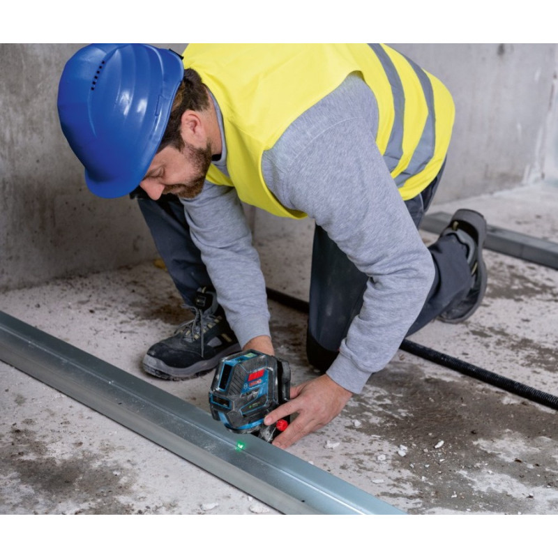 BOSCH Нівелір лазерний Professional GCL 2-50 G, до 15 м, ± 0.3 мм/м, в чемодані з тримачем RM 10, затиском DK 10, чохлом, мішенню, 0.58 кг (0601066M02)
