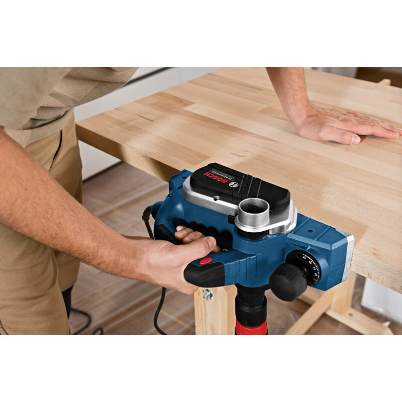 BOSCH Электрорубанок GHO 26-82 D (06015A4301)