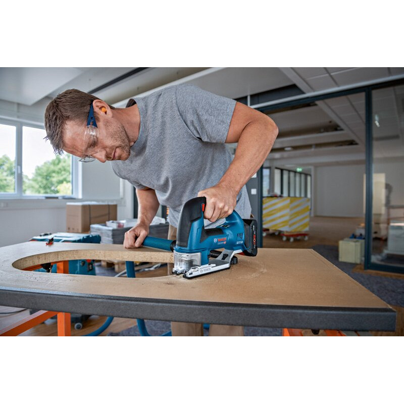 BOSCH Лобзик GST 18V-155 BC, 3800 об/хв, без АКБ и ЗП (06015B1001)