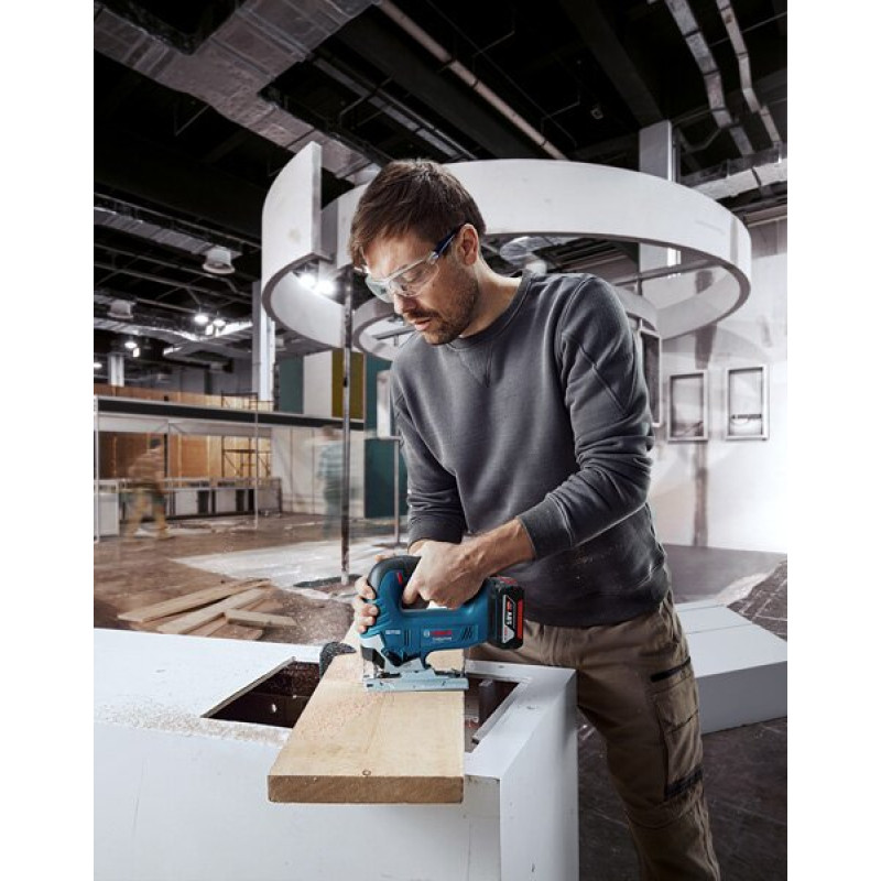 BOSCH Лобзик GST 185-LI, акумуляторний 18В, хід 26мм, 0-3500 об/хв, 2.4 кг, без АКБ та ЗП (06015B3021)