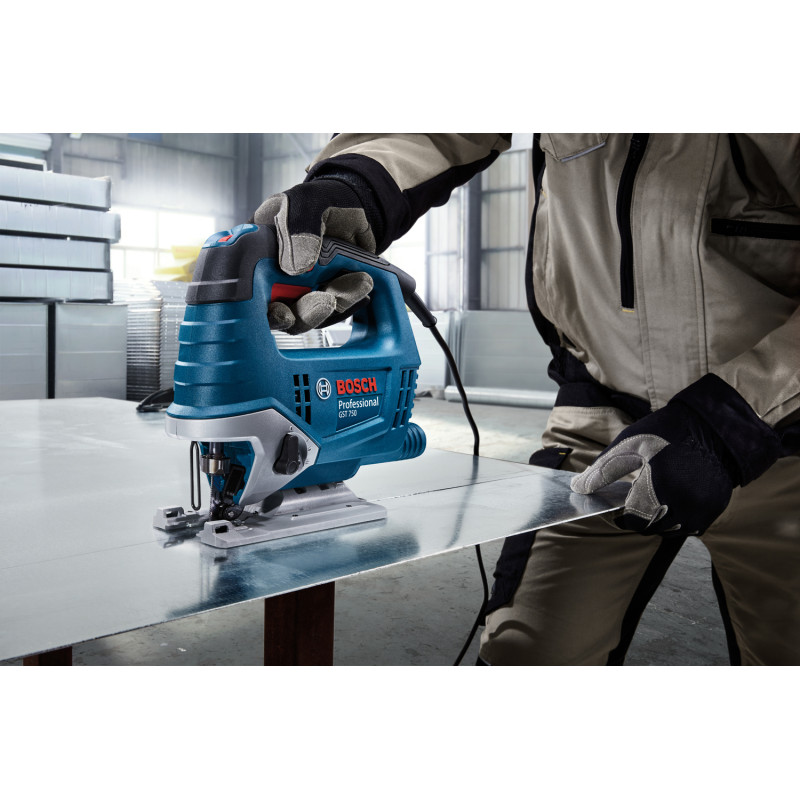 BOSCH Лобзик GST 750 520Вт SDS 800-3200об·хв хід 20 мм 23кг кейс (06015B4121)