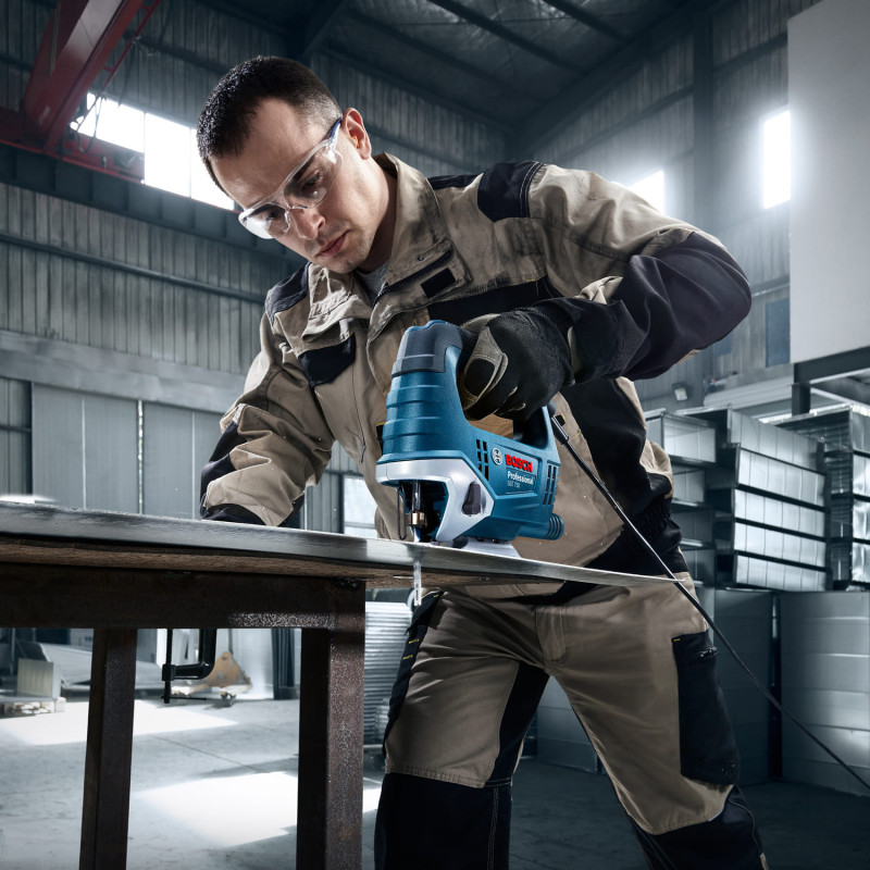 BOSCH Лобзик GST 750 520Вт SDS 800-3200об·хв хід 20 мм 23кг кейс (06015B4121)