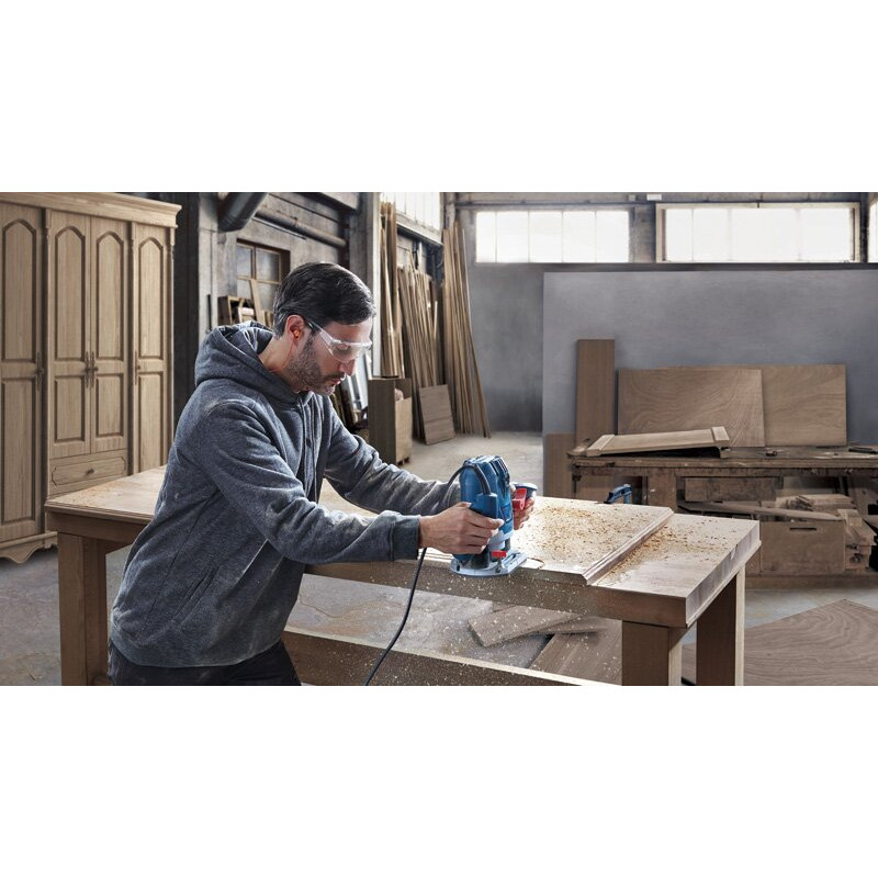 BOSCH Фрезер GOF 130, 1300Вт, цанга 6 та 8мм, 11000-28000об•хв, 3.5кг (06016B7000)