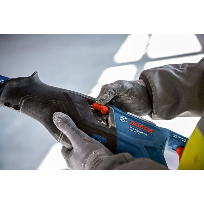 BOSCH Пила шабельна акумуляторна GSA 185-LI, 18 В, пропил 230мм, хід 28мм, 3.2кг без АКБ та ЗП (06016C0020)