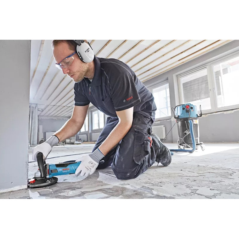 BOSCH Шліфмашина кутова GBR 15 CAG 125мм 1500Вт 9300об·хв 2.6кг (0601776001)