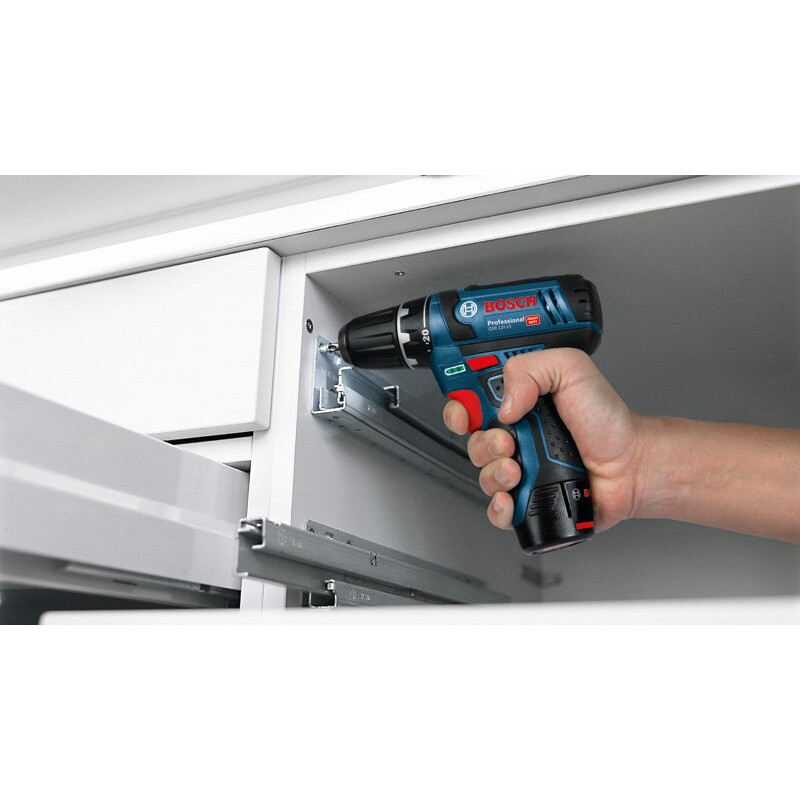 BOSCH Шурупокрут-дриль акумуляторний GSR 12V-15 12В 2х2А/год 15-30Нм 0-400/400-1300об·хв 1кг набір 10 біт кейс (060186810G)