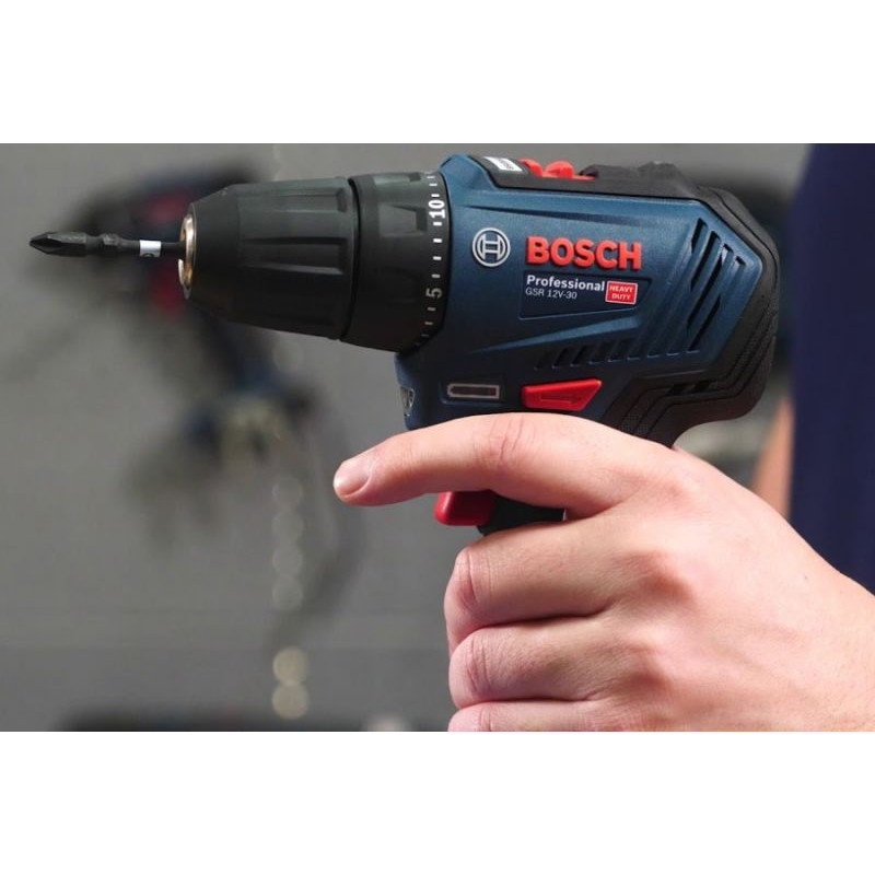 BOSCH Шурупокрут-дриль акумуляторний GSR 12V-30, 12В 2x2.0 Аг, 30Нм, 20+1, 420/1600об/хв, безщітковий, 0.78кг (06019G9000)