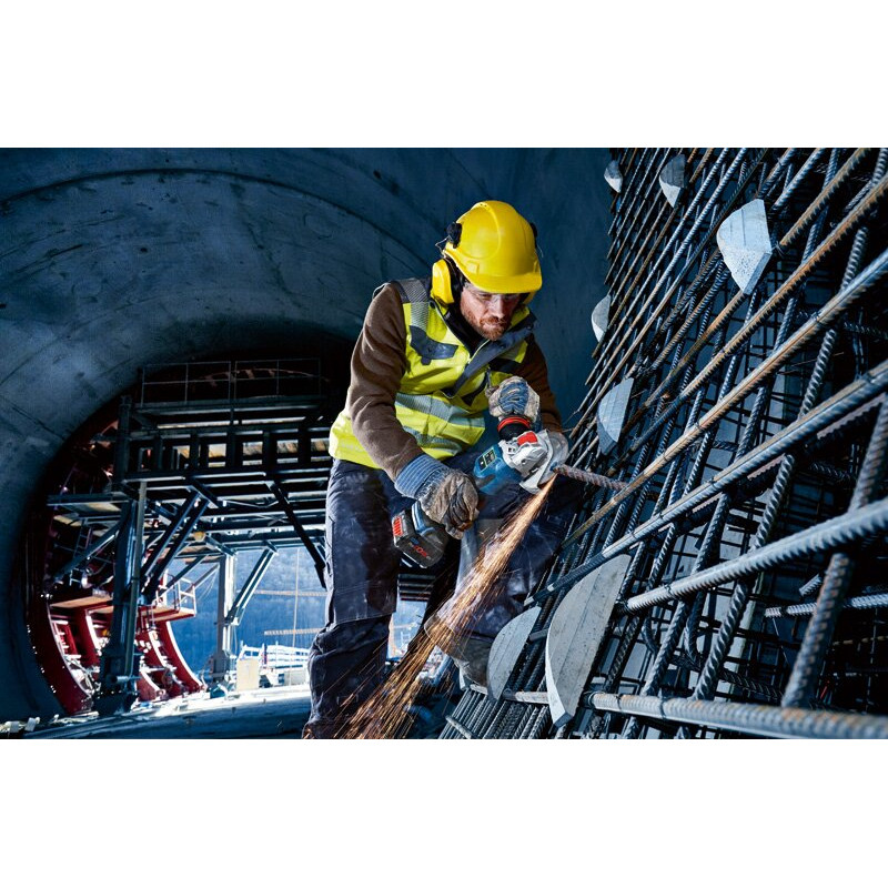 BOSCH Аккумуляторная угловая шлифмашина (болгарка) Professional GWX 18V-15 SC, solo (без АКБ и ЗУ), L-BOXX (06019H6500)