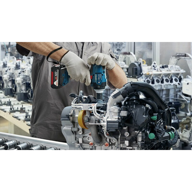 BOSCH Гайкокрут Professional GDS 18V-400 акум, 400 Нм, 0-2500 об/хв, валіза, зажим квадрат, 1.25 кг, без АКБ та ЗП (06019K0021)
