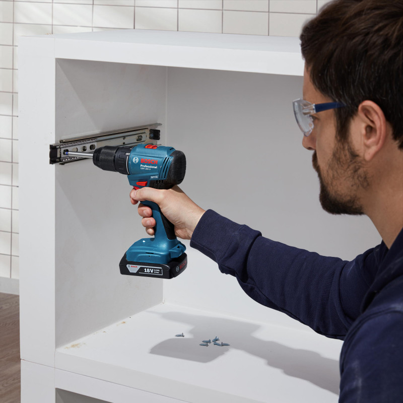 BOSCH Шурупокрут-дриль акумуляторний GSR 185-LI 18В 2х2.0А·год 50Нм 500·1900об·хв 0.9кг (06019K3000)
