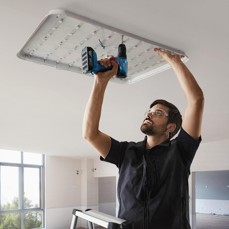 BOSCH Шурупокрут-дриль акумуляторний GSR 185-LI 18В 2х2.0А·год 50Нм 500·1900об·хв 0.9кг (06019K3000)