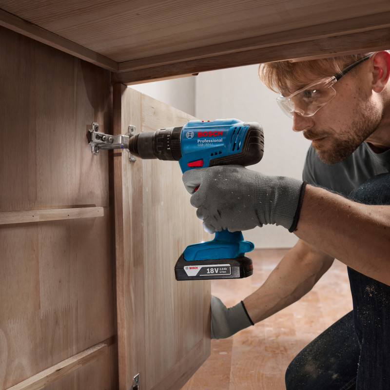 BOSCH Шурупокрут-дриль ударний акумуляторний GSB 183-LI 18В 2х2А·год 21-56Нм 374-1815об·хв кейс 1.2кг (06019K9100)