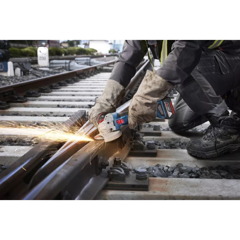 BOSCH Шліфмашина кутова акумуляторна GWS 18V-11S 125мм 18В 1x5А·год 0-9000об·хв 1.7кг кейс ЗПGAL1880CV (06019N4003)