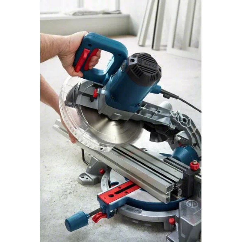 BOSCH Пила торцювальна GCM 216, 1300Вт, 216мм, 24мм, 10.1кг (0601B33000)