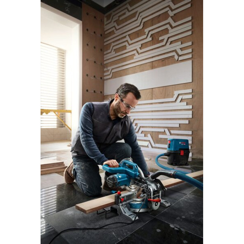 BOSCH Пила торцювальна GCM 216, 1300Вт, 216мм, 24мм, 10.1кг (0601B33000)