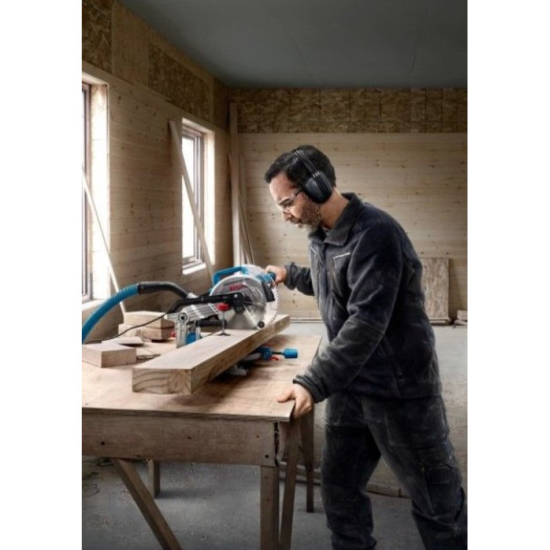 BOSCH Пила торцювальна GCM 216, 1300Вт, 216мм, 24мм, 10.1кг (0601B33000)