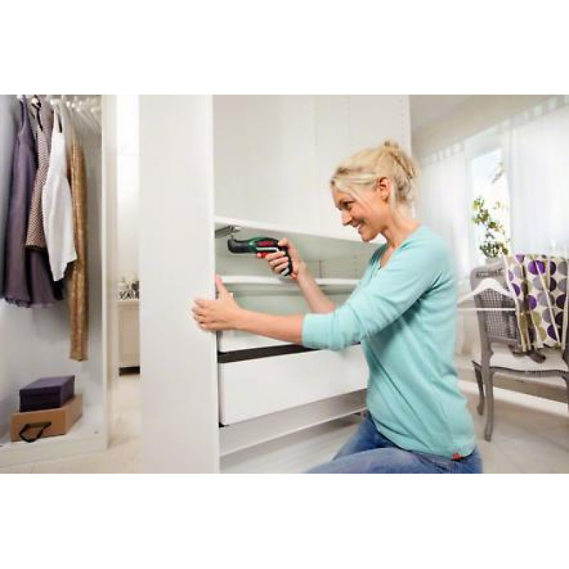 BOSCH IXO V (medium), 4.5 Нм, 10 бит, 1 насадка, коробка (06039A8021)