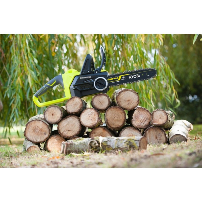 Ryobi Пила ланцюгова акумуляторна OCS1830 18В ONE+ шина 30см Oregon безщіткова 2.7кг без АКБ та ЗП (5133002829)