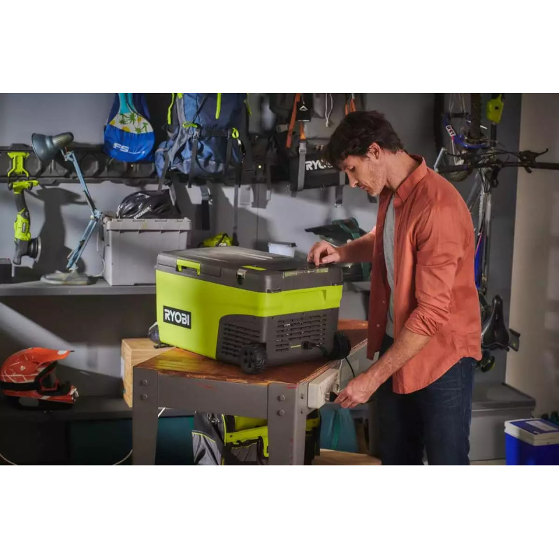 Холодильник акумуляторний мобільний Ryobi ONE+ RY18CB23A-0 18В/220В/12В 23л 2хUSB +20…-20°С 13.5кг без АКБ та ЗП (5133006103)