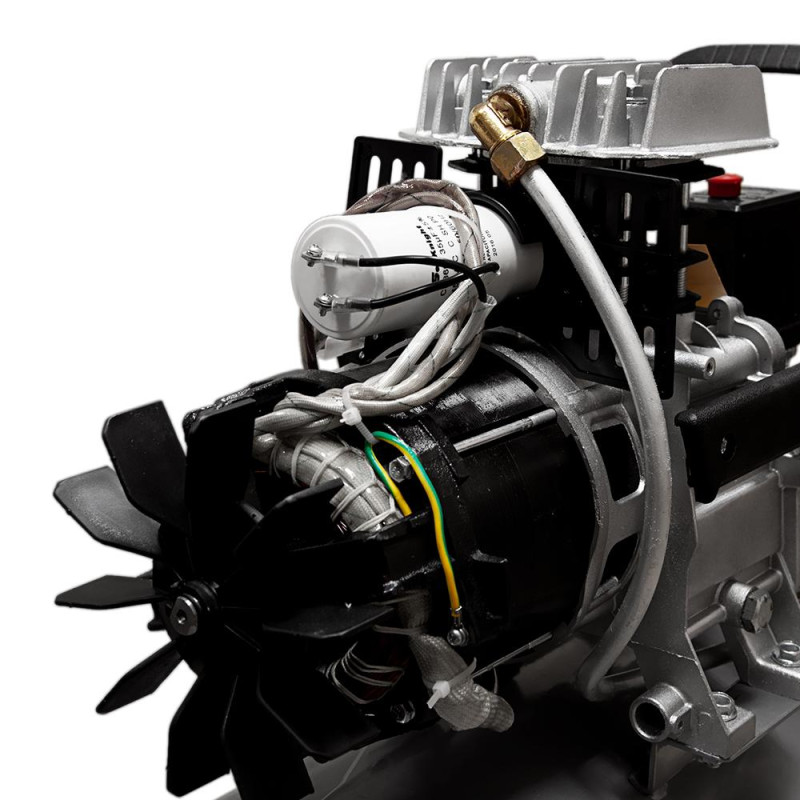 SIGMA Компресор одноциліндровий 1.8кВт 230л/хв 8бар 50л (2 крана) (7043141)