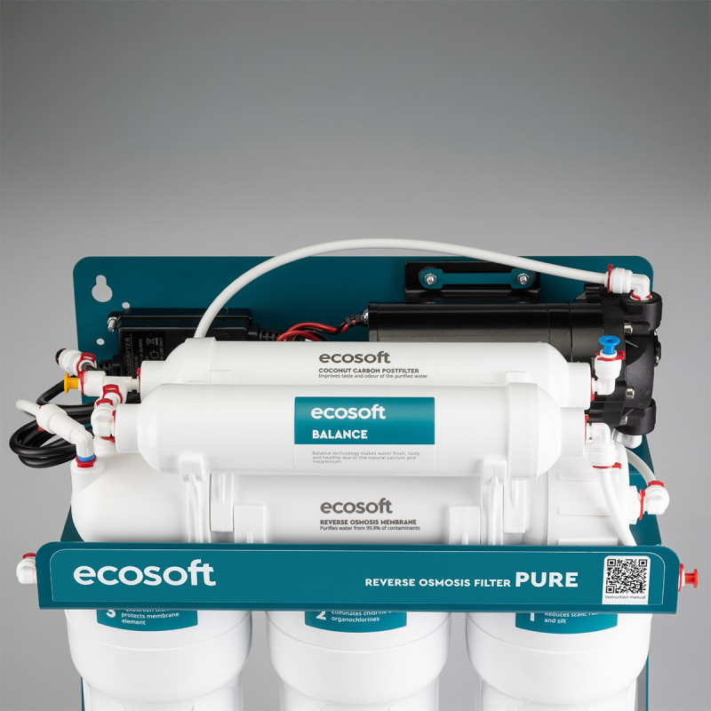 Фільтр зворотного осмосу Ecosoft P'URE Balance з помпою на станині, мембрана 75gpd DuPont, картридж Balance збагачує воду кальцієм і магнієм, дренаж 1:1 (MO675MBALPSECO)