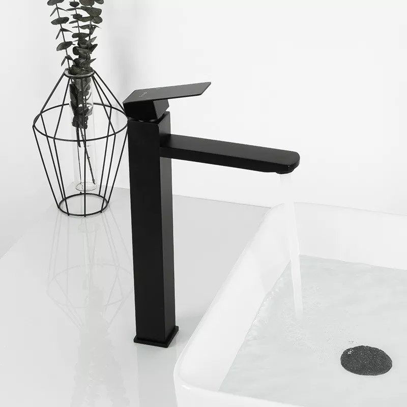 Frap Змішувач для умивальника F10802-62 високий, чорний