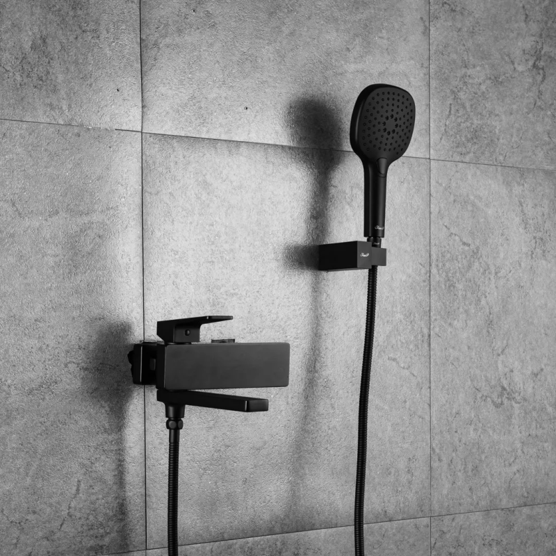 FAOP Змішувач для ванни A3209-6 з плоским виливом 192 мм, чорний