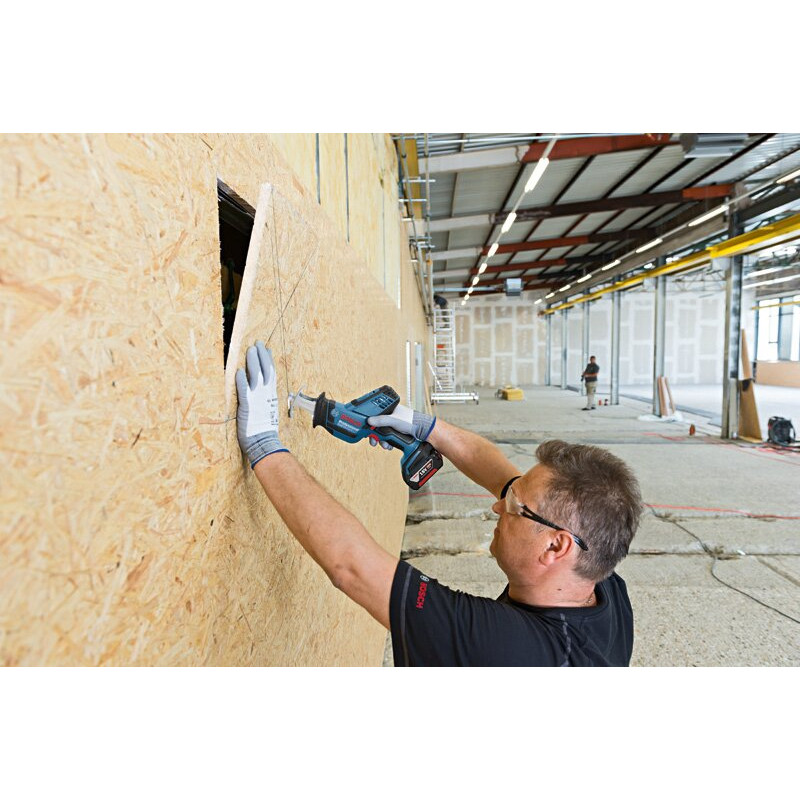 BOSCH Пила шабельна акумуляторна GSA 18 V-LI C, 18В, пропил 200мм, хід 21мм, 2.3кг, без АКБ та ЗП (06016A5001)