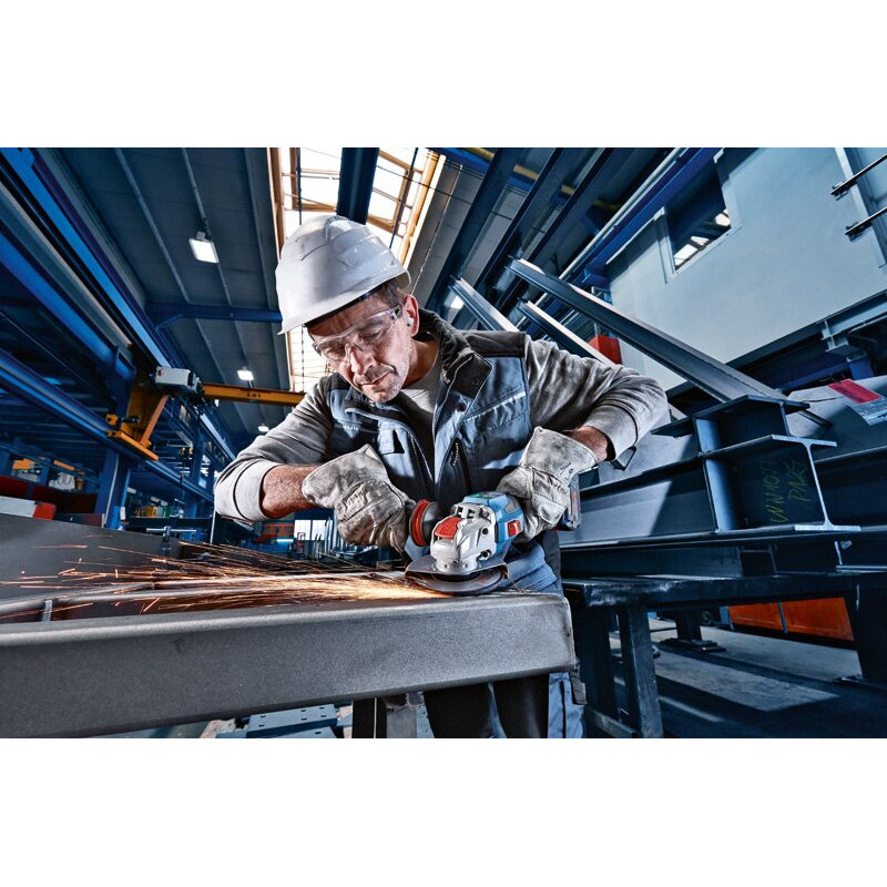 BOSCH Аккумуляторная угловая шлифмашина (болгарка) Professional GWX 18V-15 SC, solo (без АКБ и ЗУ), L-BOXX (06019H6500)