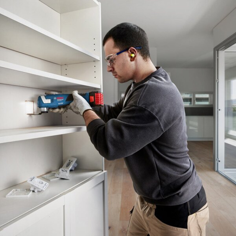 BOSCH Багатофункціональний інструмент реноватор GOP 185-LI Professional SOLO 18.0 V-Li 20000об·хв 1.2кг без АКБ та ЗП (06018G2020)