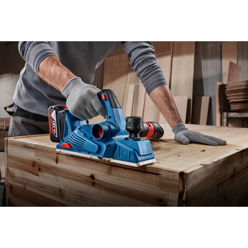 BOSCH Рубанок акумуляторний GHO 185-LI, 18В, 82мм, стругання до 2.6мм, паз до 9мм, без АКБ та ЗП (06015B5021)