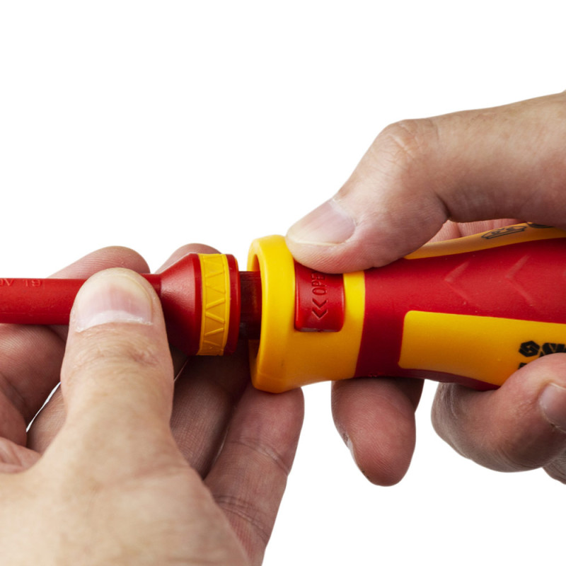 SIGMA Набір викруток діелектричних 11шт + викрутка-індикатор 250В CrV (пласт кейс) (4008411)