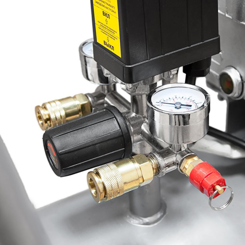 SIGMA Компрессор двухцилиндровый 2.5кВт 455л/мин 10бар 50л (2 крана) (7043721)