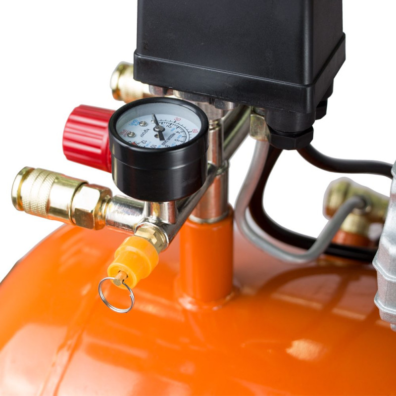 Grad Компрессор V 2.2кВт 386л/мин 8бар 50л (2 крана) (7043935)