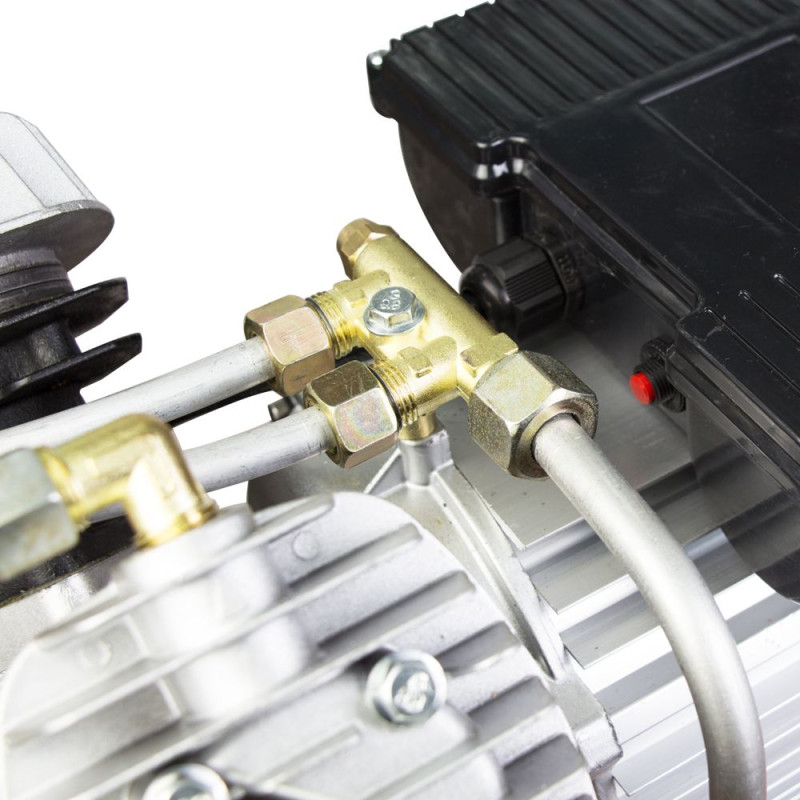 Grad Компрессор V 2.5кВт 435л/мин 8бар 50л (2 крана) (7043945)