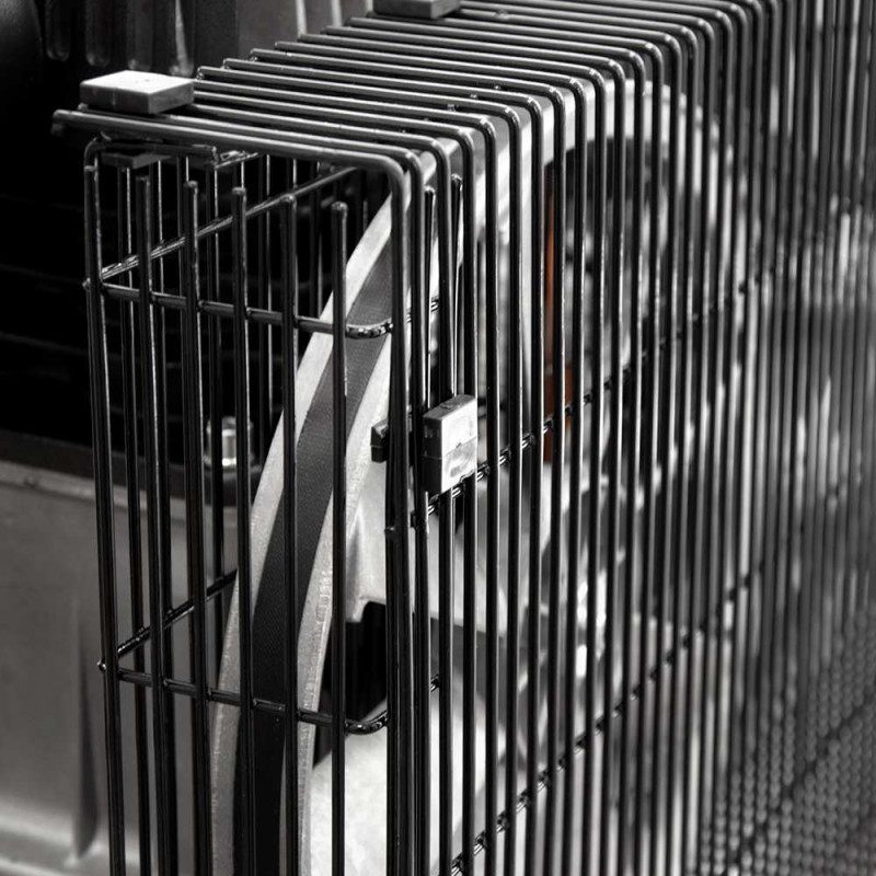 SIGMA Компрессор двухцилиндровый ременный 2.5кВт 335л/мин 10бар 50л (2 крана) (7044121)