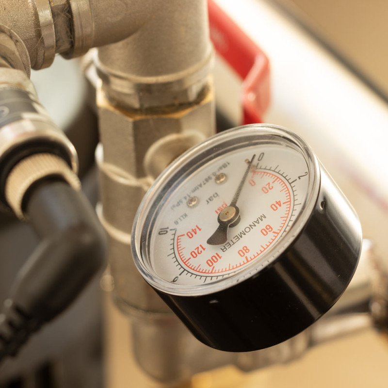 Leo Станция повышения давления 380В 2×3.0кВт Hmax 70м Qmax 250л/мин 12л + каскадное управление 3.0 (22AC300H-2S531-4.0-12)