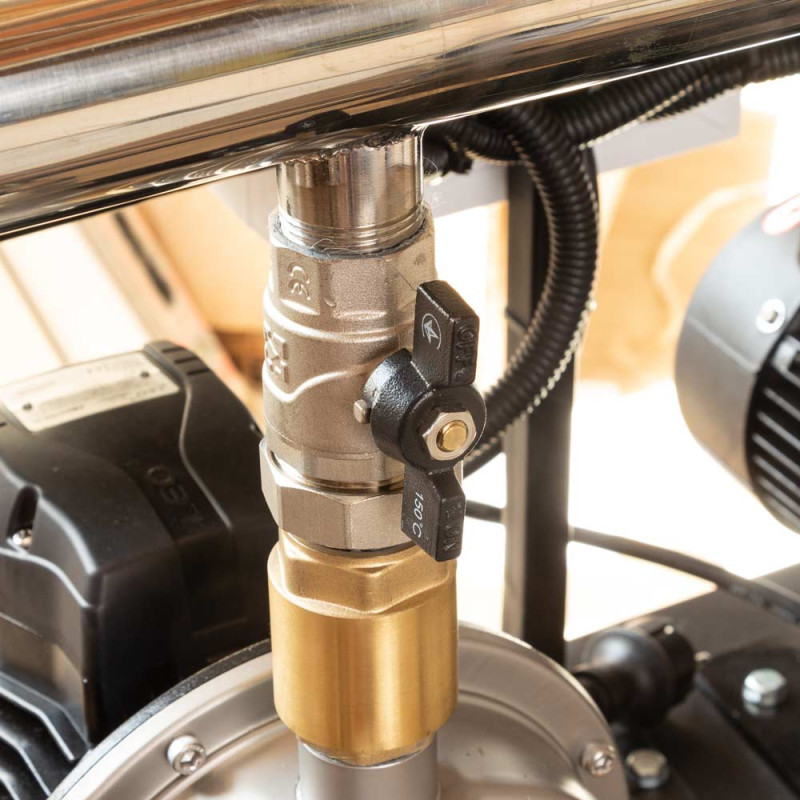 Leo Станция повышения давления 2×0.55кВт Hmax 29.5м Qmax 80л/мин нерж 5л + частотная регулировка 3.0 (2 AMSm70/0.55-2AVF-1.1M-5)