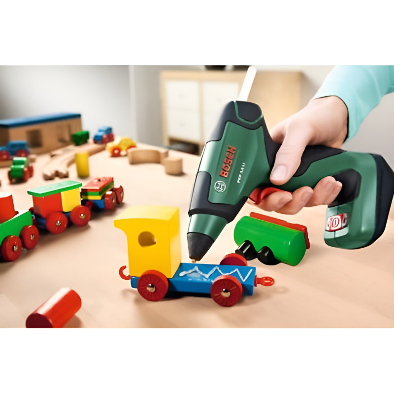 BOSCH Пістолет клейовий PKP 3,6 LI, 3.6В, стрижень 7х150мм, 0.3кг (0603264620)