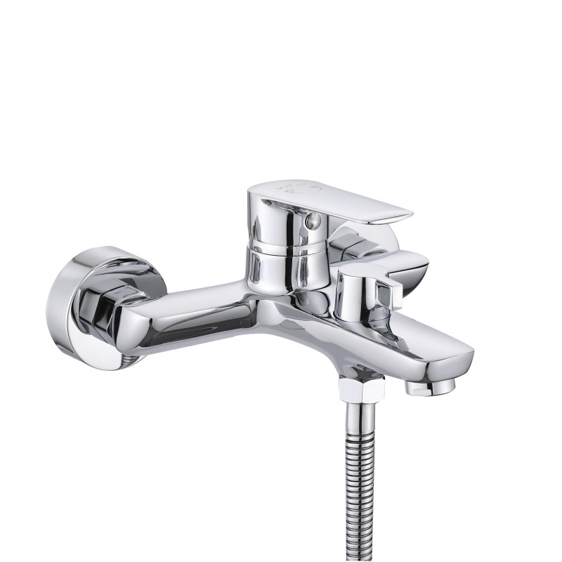 Qtap Змішувач для ванни Leo New (з душовим гарнітуром) QTLEO259CRM45563 Chrome