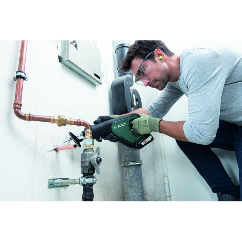 BOSCH Пила шабельна AdvancedRecip 18 Solo, 18В, 3100 р/хв, хід 14.5мм, 2.1кг, (без АКБ и ЗП) (06033B2400)