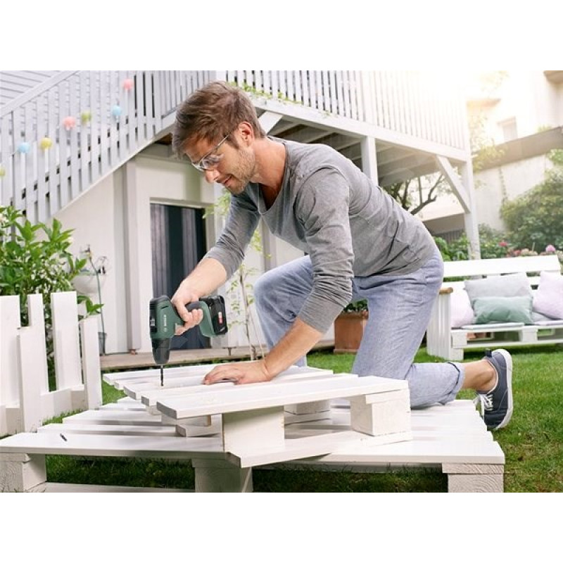 BOSCH Аккумуляторная дрель-шуруповерт UniversalDrill 18 (06039C8001)