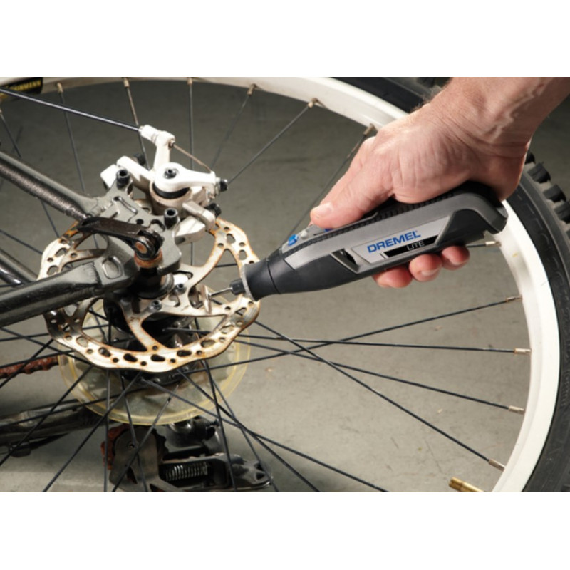 Dremel Шліфмашина шліфувально-гравірувальна акумуляторна 7760-15, 3.6В 1х2А•год, 8000-25000об•хв, 15 насадок, 19,5см, ЗП USB, 0.27кг (F0137760JD)