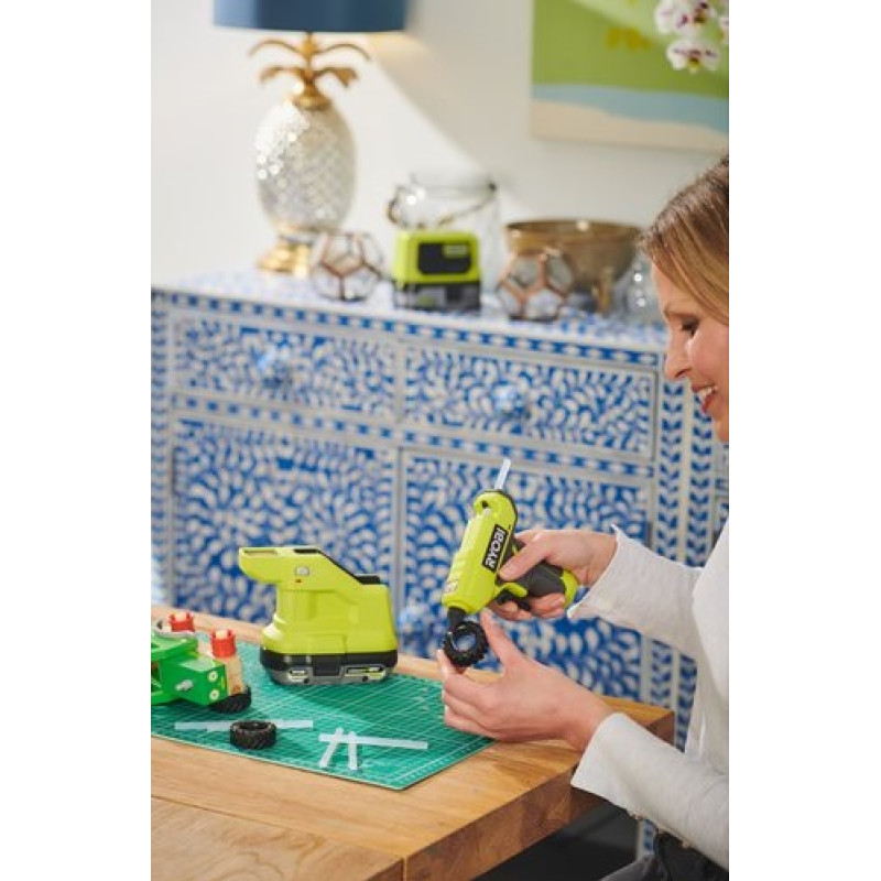 Ryobi Пістолет клейовий ONE+ RGLM18-0, акумуляторний, 18В, стрижень 7мм (без АКБ та ЗП) (5133005001)