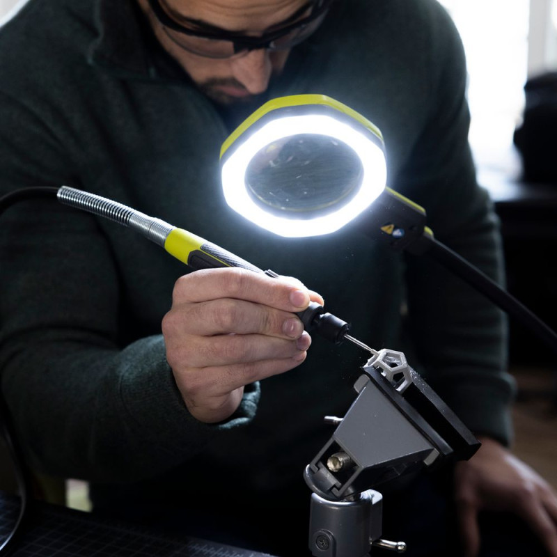 Ryobi Ліхтар RML18-0, 18В ONE+, 500лм, 2 режими,гнучка штанга, збільшувальналінза 86мм (без АКБ та ЗП) (5133005669)