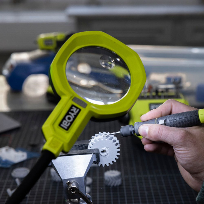 Ryobi Ліхтар RML18-0, 18В ONE+, 500лм, 2 режими,гнучка штанга, збільшувальналінза 86мм (без АКБ та ЗП) (5133005669)